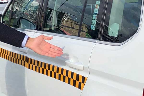 Tot 8 personen + chauffeur in 1 busje personenvervoer minibusjes